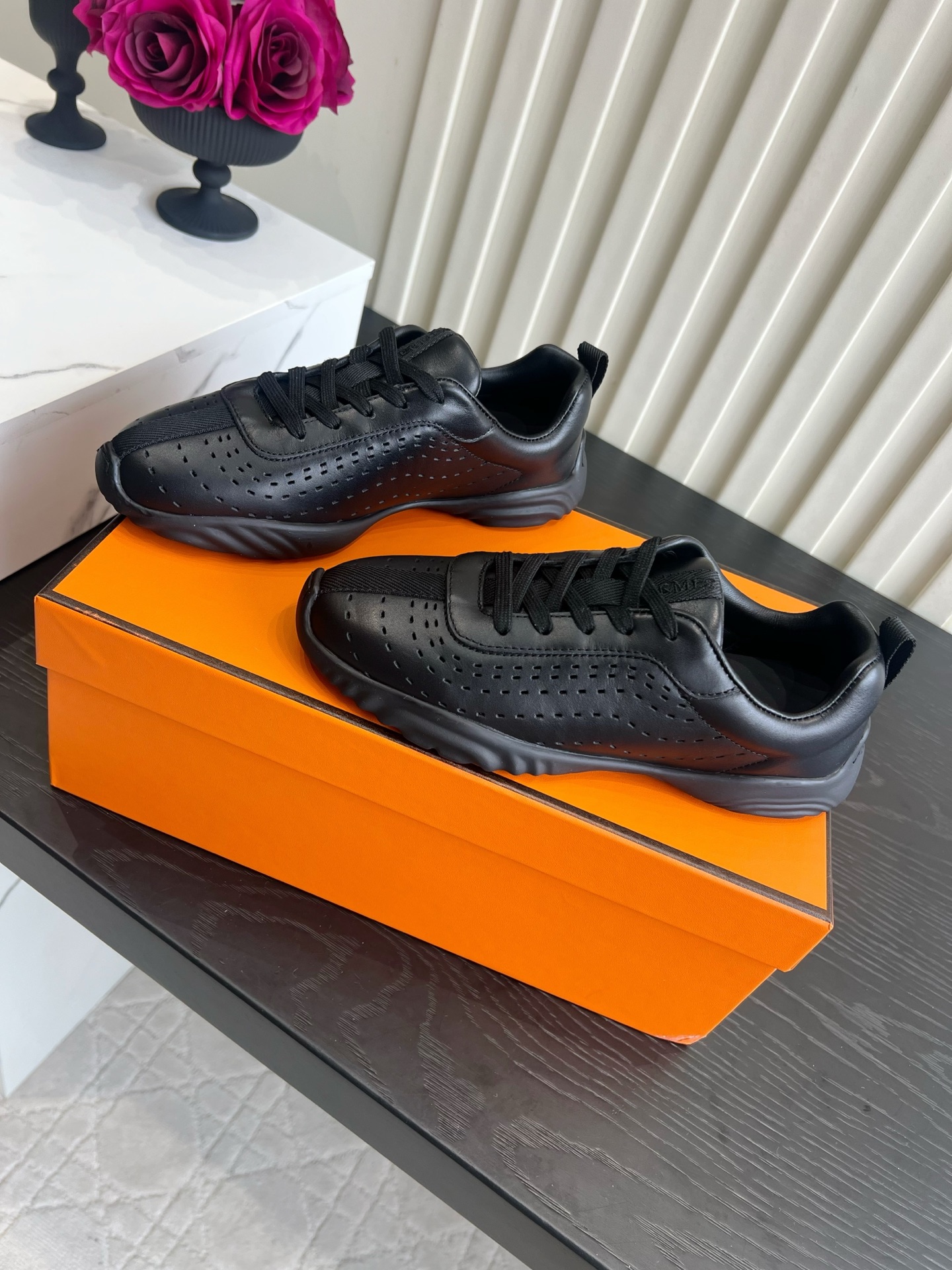 992 에르 HER 남성 Neon 스니커즈